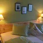 Haus Tirolerland 게스트하우스 3*