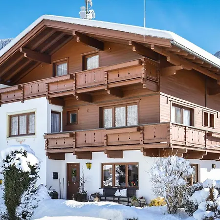 Haus Tirolerland ゲストハウス 3*